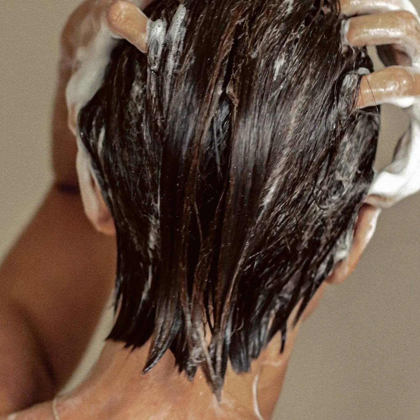 REVERIE - SUNA Exfoliating Shampoo